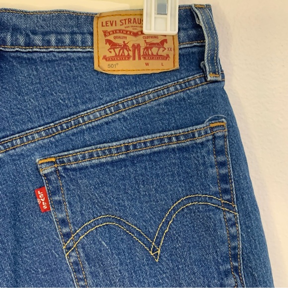 Levi’s 501 Cut off Jean Shorts Medium Wash Classic Button Fly Women’s Size 27 - Picture 6 of 12